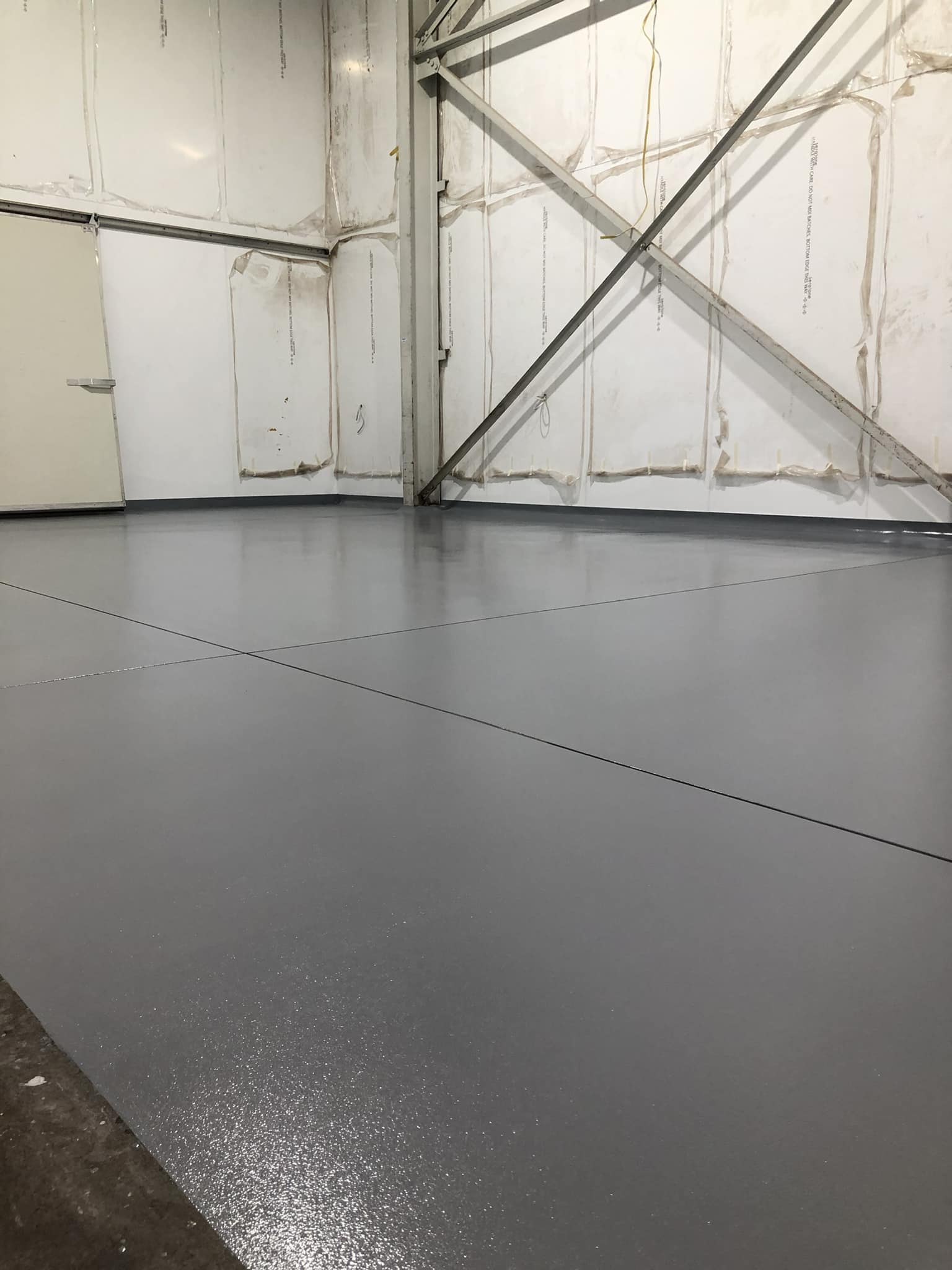 Fine Non-Slip Epoxy Floor – Easy to Clean, Built to Last